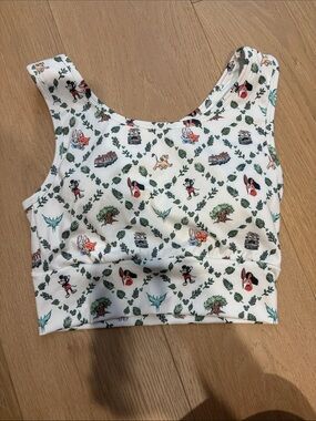 NWT The Magic Box Disney
ADULT Crop Tank - Roam the Wild